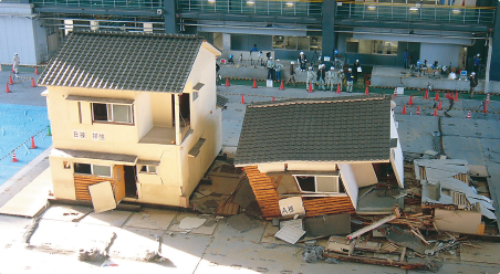 大地震でも新耐震基準なら大丈夫。